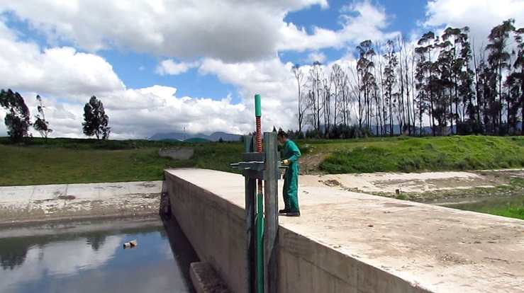 bocatoma de tornillo compuerta ingreso de agua al estanque tornillo de succión que toma las truchas tornillo “sinfín” estaciones piscícolas  diques y compuertas entrada y salida del agua piscícolas acuicultura 0123456789 bocatoma de tornillo compuerta ingreso de agua al estanque tornillo de succión que toma las truchas tornillo “sinfín” estaciones piscícolas  diques y compuertas entrada y salida del agua piscícolas acuicultu 213546879 bocatoma de tornillo compuerta ingreso de agua al estanque tornillo de succión que toma las truchas tornillo “sinfín” estaciones piscícolas  diques y compuertas entrada y salida del agua piscícolas acuicultu